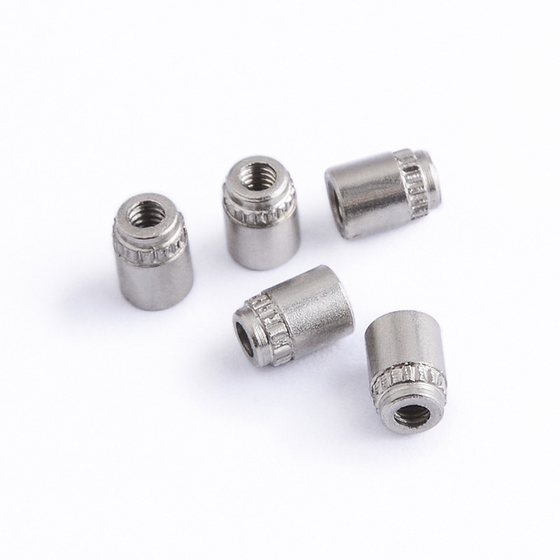 PCB plakarako UN errematxatutako stud